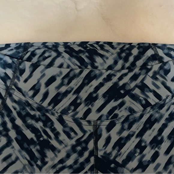 North Face Cropped Leggings - Picture 5 of 11